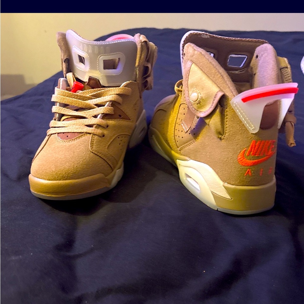 Travis Scott British khaki 6s